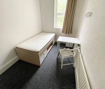 8 bedroom terraced house to rent - Photo 4