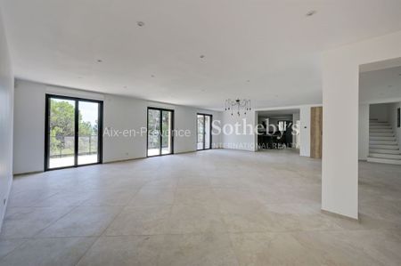 Maison • Aix-en-Provence - Photo 2