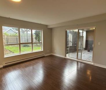 2 BEDROOM + DEN - WALNUT GROVE - Photo 4