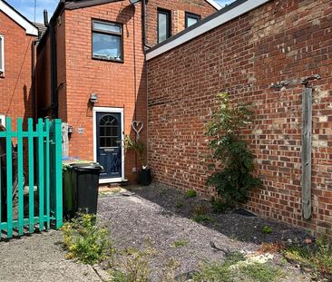 1 Bed Flat, Stockport Road, SK8 - Photo 5
