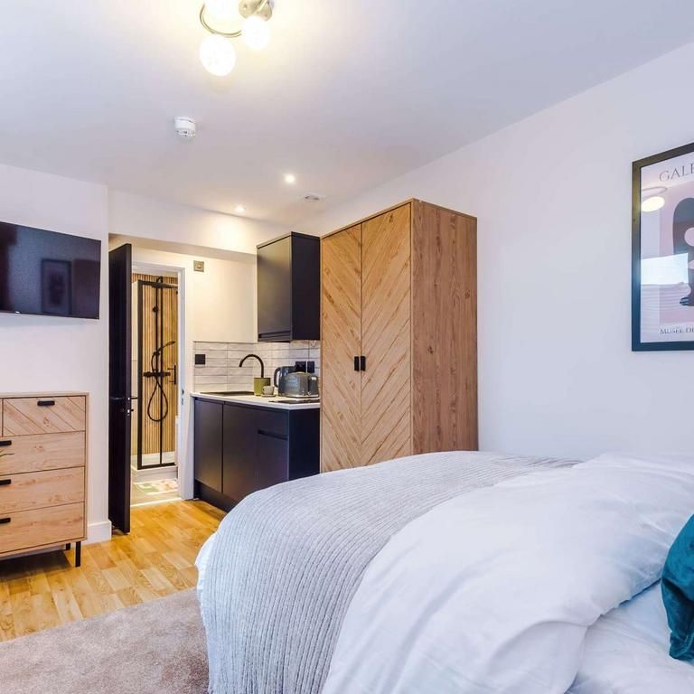 6 bedroom house of multiple occupation to rent - Photo 1