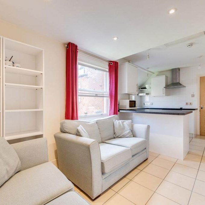 4 bedroom flat to rent - Photo 1