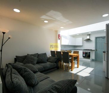 6 bedroom terraced house to rent - Photo 1
