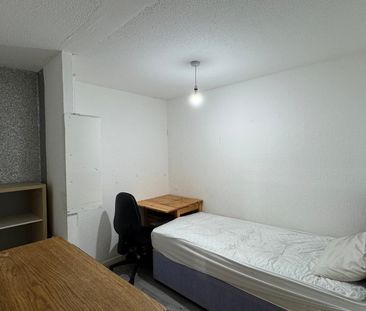 Room in a Shared Flat, Rutherglen, G73 - Photo 5