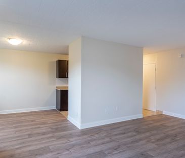 Town & Country Apartments - Photo 2