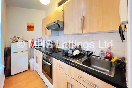 Flat 1, 30 Hyde Park Terrace, Leeds, LS6 1BJ - Photo 2