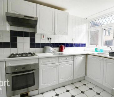 3 bedroom terraced house to rent - Photo 2