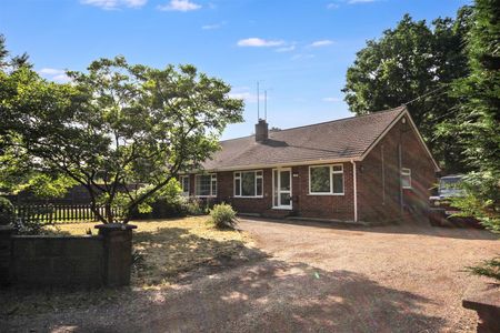 2 Bedroom Bungalow to let - Photo 4