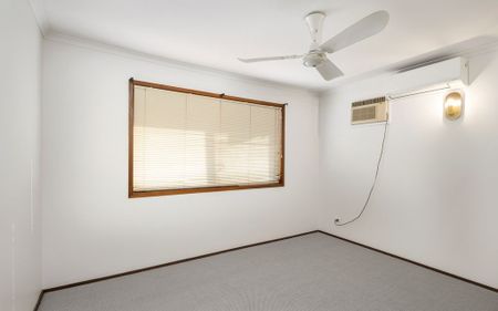 IMPECCABLE LARGE FAMILY HOME - Photo 5