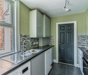 2 bed flat to rent in Warton Terrace, Newcastle Upon Tyne, NE6 - Photo 6