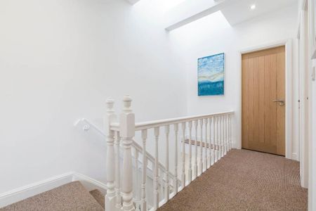 4 bedroom flat to rent - Photo 5