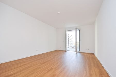 KOMFORTABEL WOHNEN - 3-ZIMMER MIT AUFZUG, BALKON, FUSSBODENHEIZUNG UND EINBAUKÜCHE - Photo 2