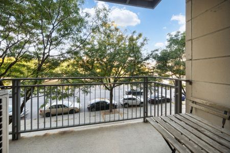 880 Rue St-Antoine E. - Photo 2
