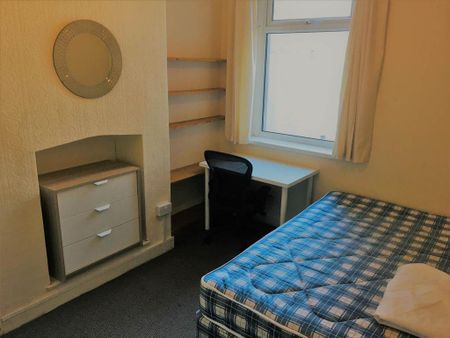 4 bedroom house to rent - Photo 2