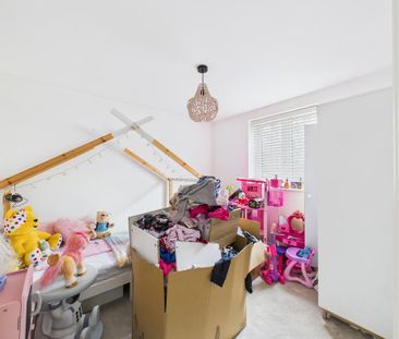 4 bedroom semi-detached house to rent - Photo 3