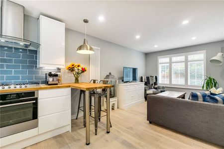 Ashdown Way, Balham, SW17, London - Photo 3