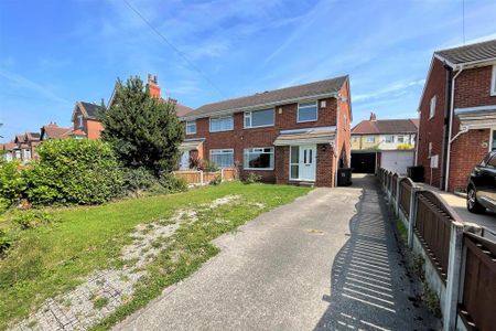 4 bedroom semi-detached house to rent - Photo 5