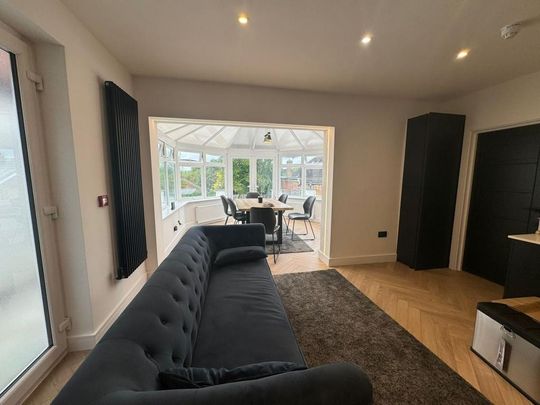 1 bedroom in a house share to rent - Photo 1