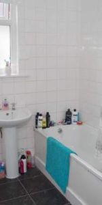 3 bedroom property to rent in Salford - Photo 4