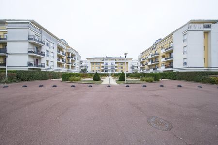 location Appartement T2 DE 43.34m² À ELANCOURT - Photo 2
