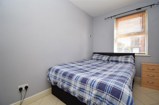 Cluntergate, Horbury, Wakefield - Photo 1