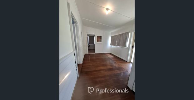 Timeless 1920s South Bunbury Character Home - Photo 1