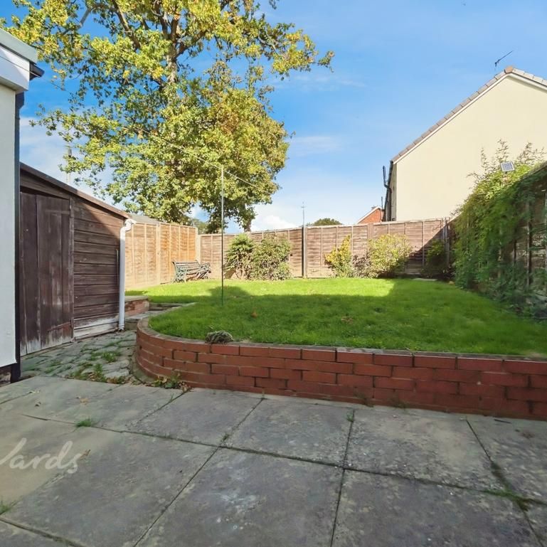 3 bedroom semi-detached house to rent - Photo 1