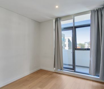 Beautiful One Bed with Large Study Room and Balcony! Ready Now! - Photo 3