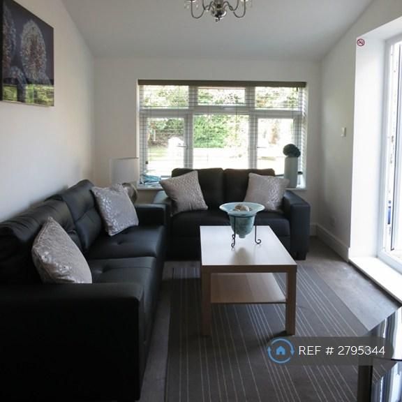 1 bedroom in a house share to rent - Photo 1