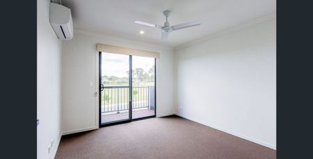 Beautiful Corner Home Opposite the Sports Grounds & Park! - Photo 4
