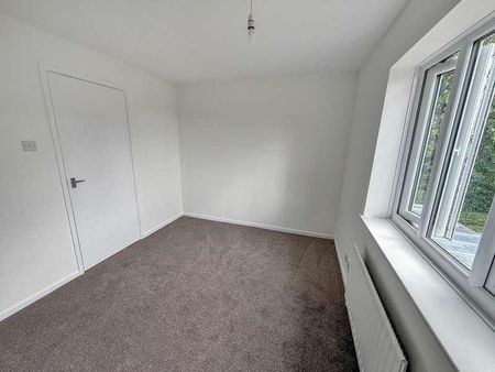 Lindisfarne Way, East Hunsbury, Northampton, NN4 - Photo 3