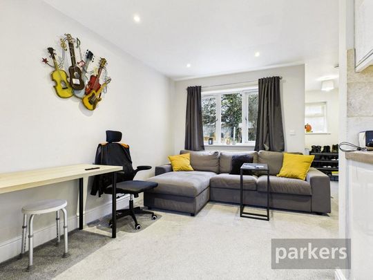 2 bedroom end of terrace house to rent - Photo 1