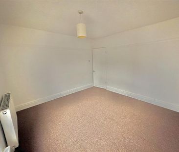 2 bedroom end of terrace house to rent - Photo 6