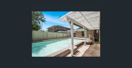 Great family home in a prime location - Photo 5