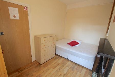 5 bedroom terraced house to rent - Photo 5