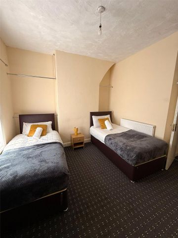 2 bedroom terraced house to rent - Photo 3