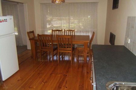 MOVE IN & RELAX - MODERN FAMILY HOME IN GILLES PLAINS - Photo 5