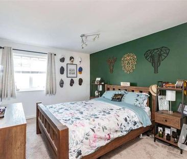 Alderney Gardens, Wickford, Essex, SS11 - Photo 5