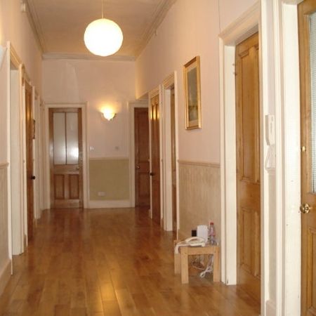 2 Bed Flat, Kersland Street, G12 - Photo 4
