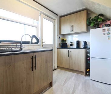 Penhill Drive, Swindon, Swindon, SN2 - Photo 4