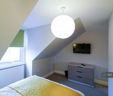 1 bedroom in a house share to rent - Photo 3