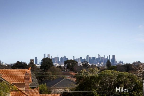 40 Carn Avenue, Ivanhoe - Photo 1