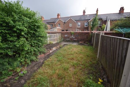 2 bedroom terraced house to rent - Photo 5