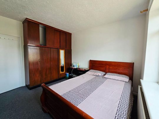 3 bedroom flat to rent - Photo 1