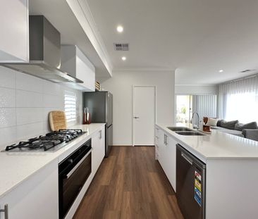 Modern Home in Lakelands Estate - Photo 3