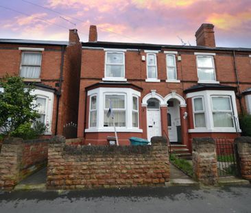 4 bed Mid Terraced House for Rent - Photo 1