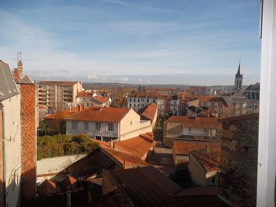 Appartement T2 à louer à ROANNE - Centre Ville - Photo 1