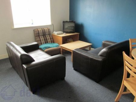 Apartment to rent in Dublin, Whitehall - Photo 2