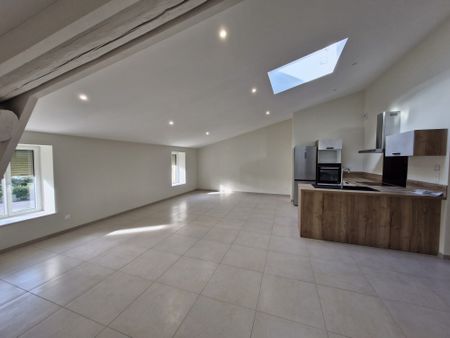 Location Appartement 4 pièces 110m² AMPUIS 69420 - Photo 4