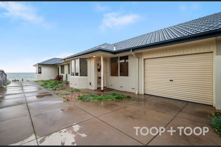 Comfortable & Convenient Unit Right on the Beach! - 6 Month Lease Available - Photo 4